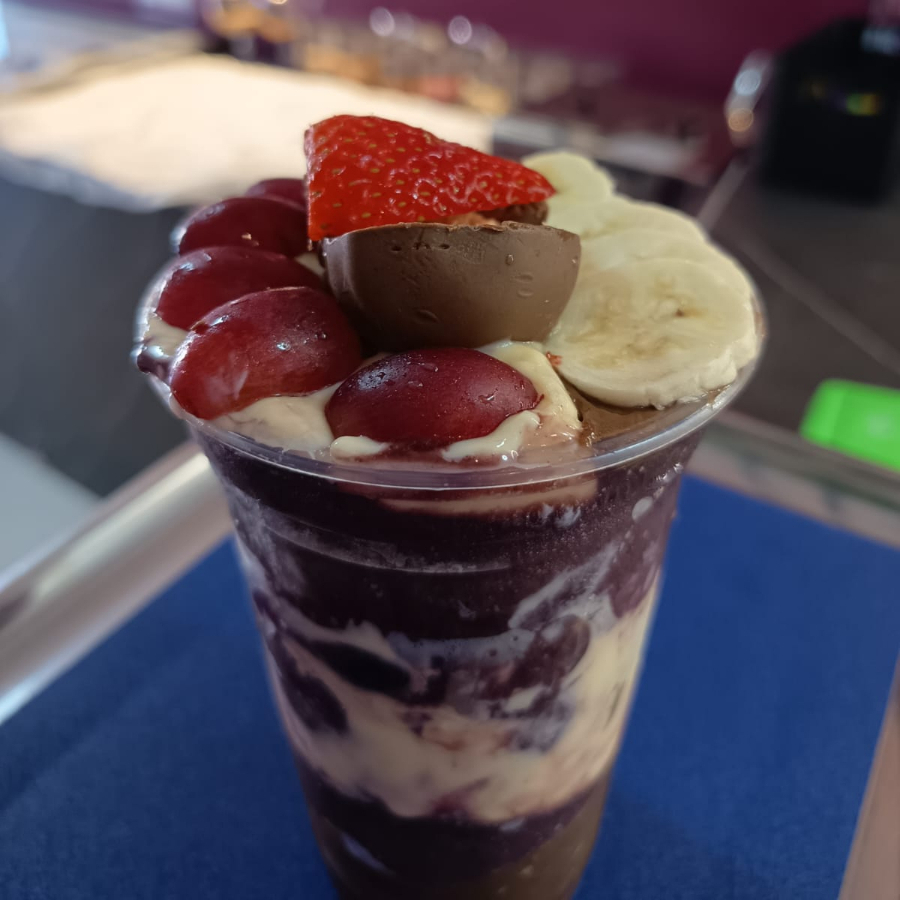 300ml Açai + Leite Condensado + Creme Avelã + Morango + Banana + Uva
