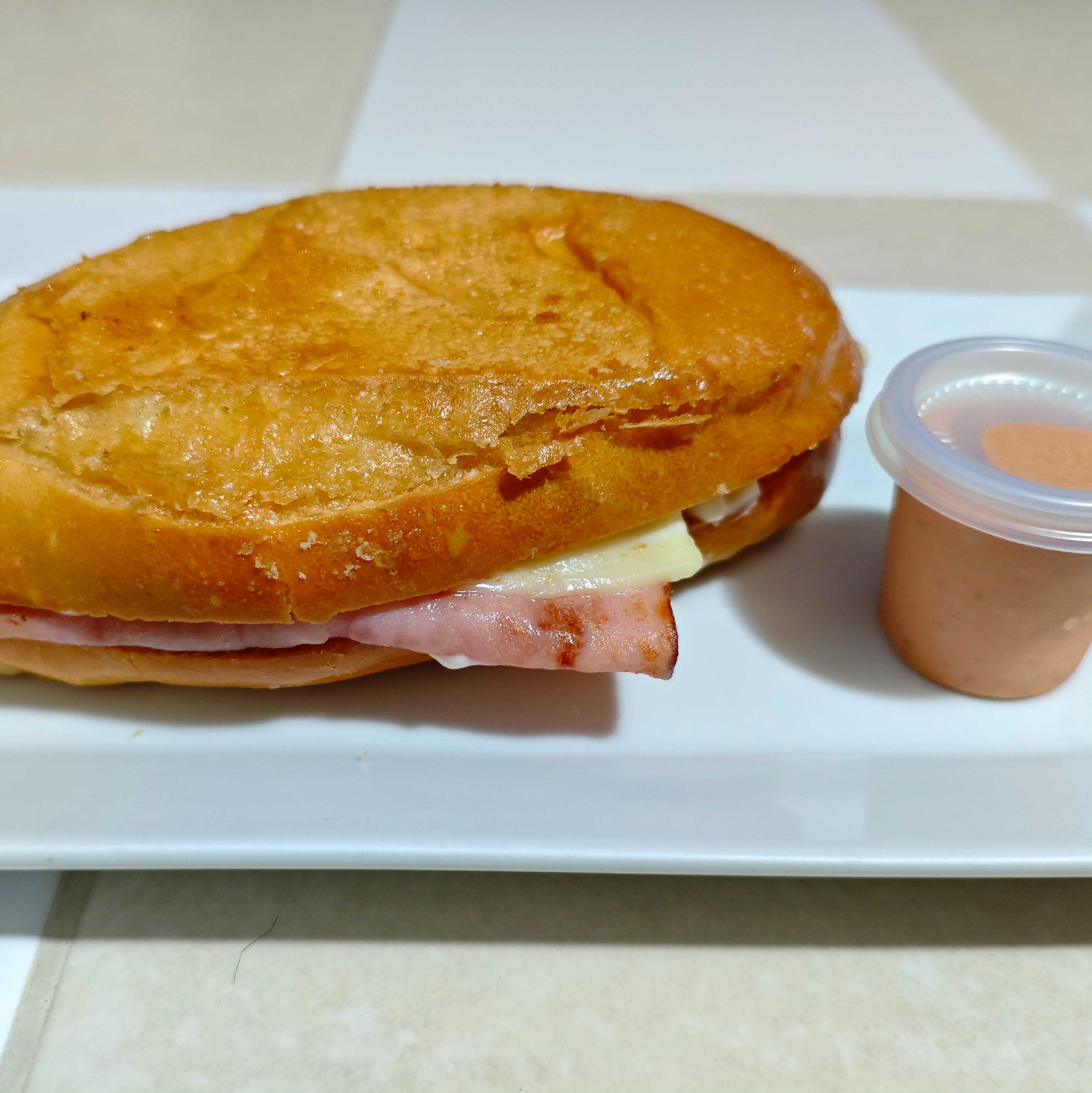 DORADITA DE JAMÓN Y QUESO