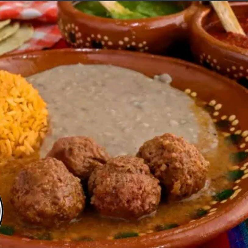 Albóndigas en salsa de chipotle