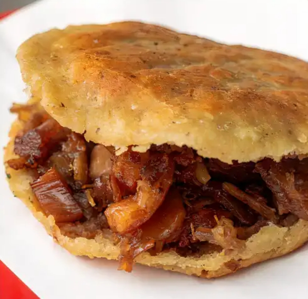 GORDITA DE CARNITAS.