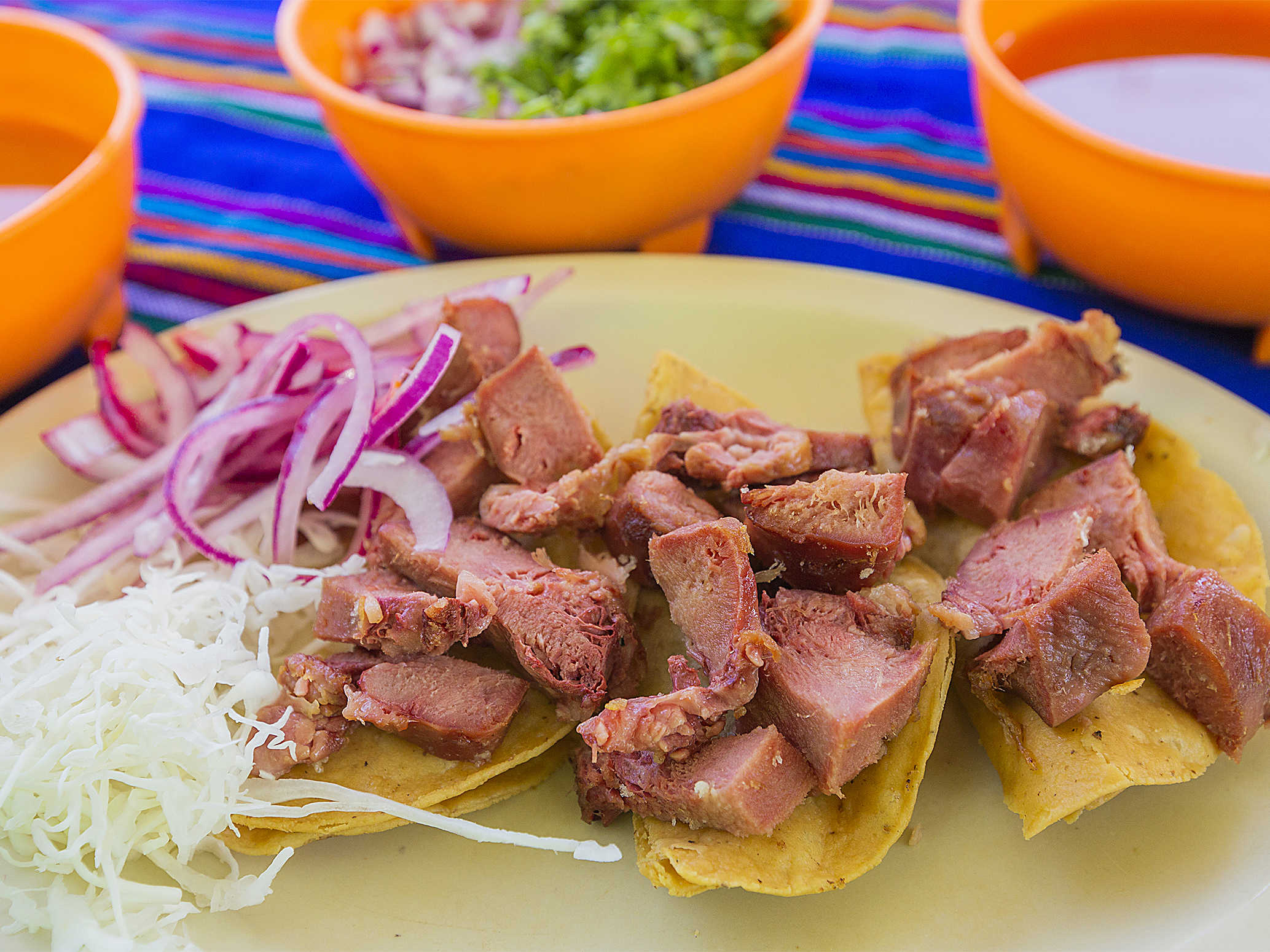 4 TACOS DORADOS CON CARNE
