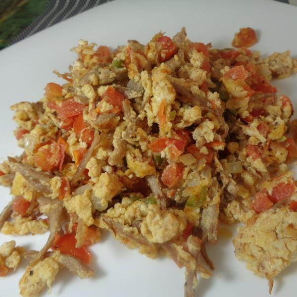 Machaca con Huevo