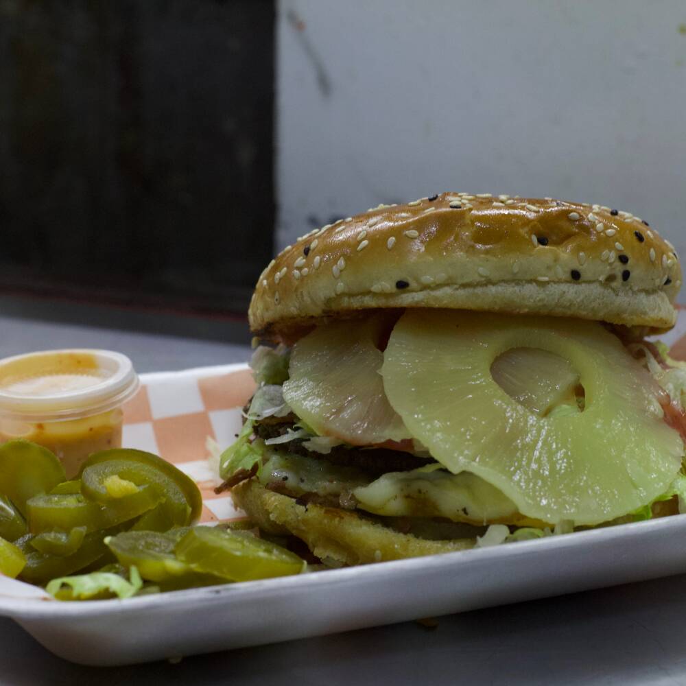 COMBO 8: HAMBURGUESA, HOT DOG, PAPAS Y REFRESCO