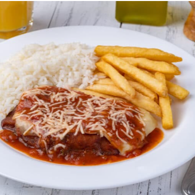 Acompanha arroz e fritas