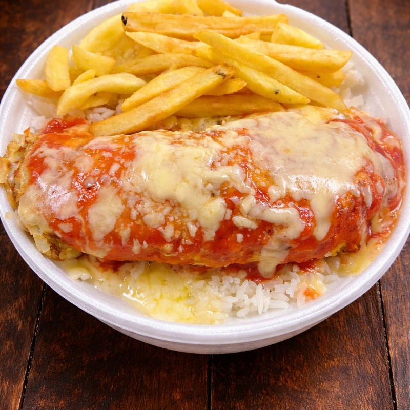 Acompanha: Arroz branco e fritas