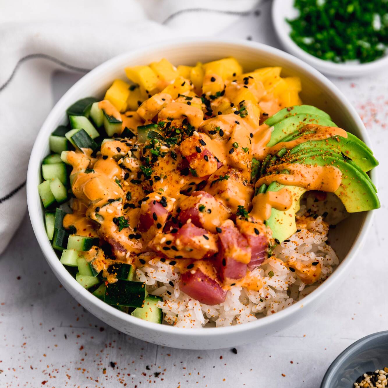 COMBO BOWL ATUN DINAMITA + BEBIDA GRATIS