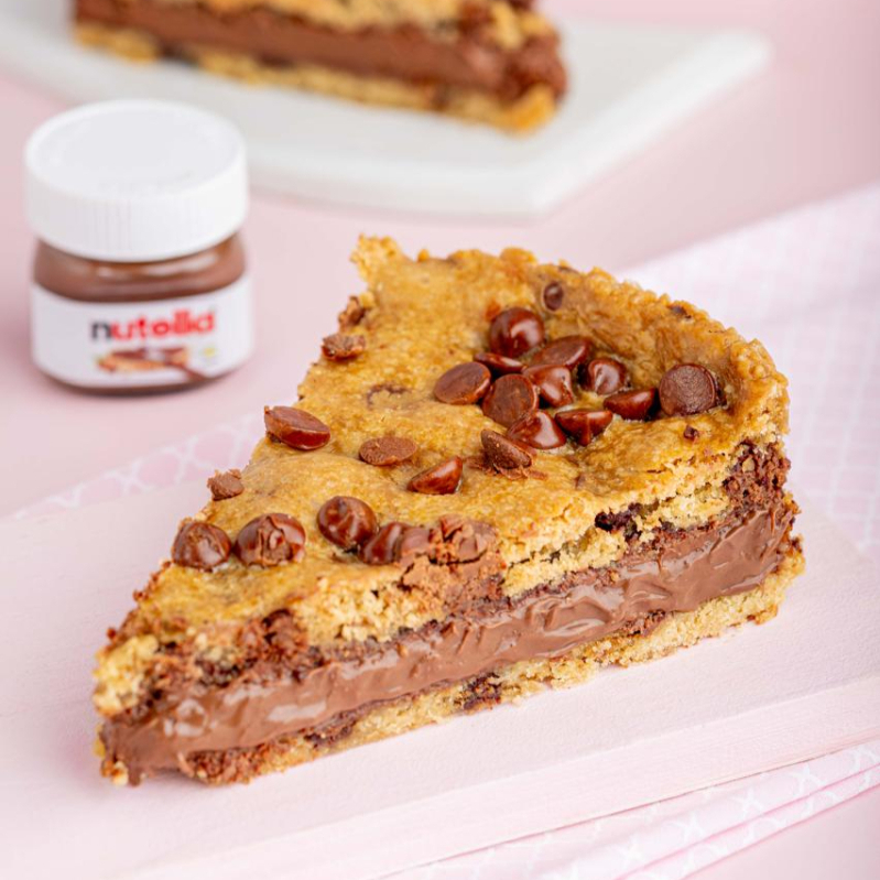 deliciosa fatia cookies, recheda de nutella aprox 200gm...