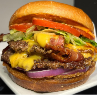 Hamburguesa clasica doble incluye papas