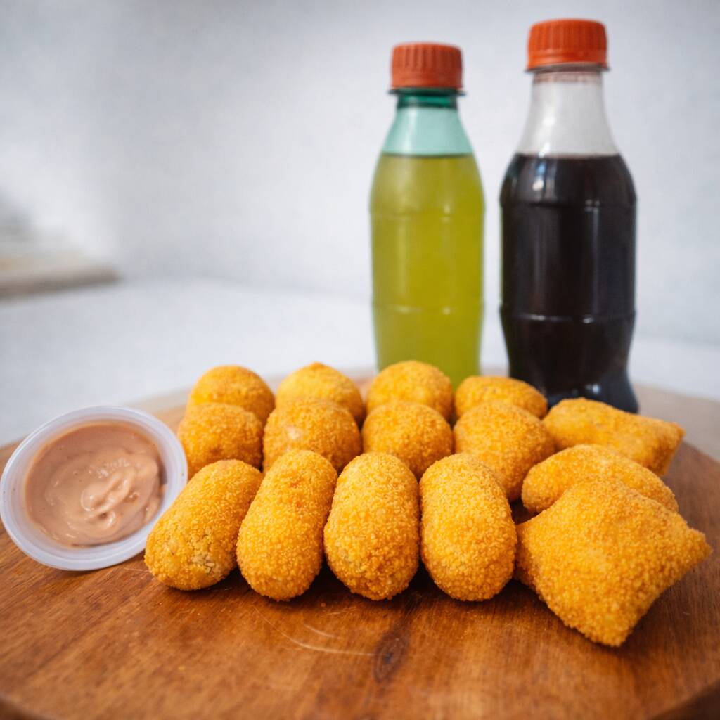 20 salgados (até 3 sabores) 2 refrigerantes 200 ml