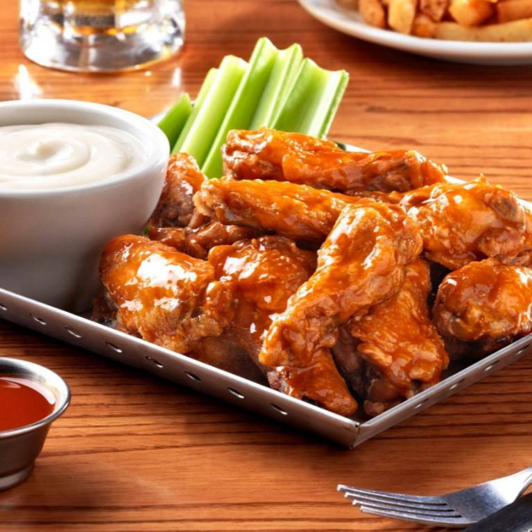 10 Alitas Búfalo o BBQ