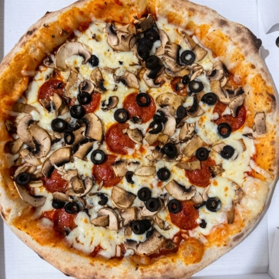 Pizza Suprema Personal 4 porciones