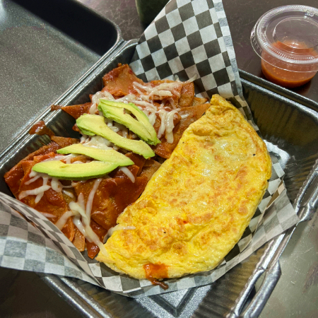 Chilaquiles mas Bebida