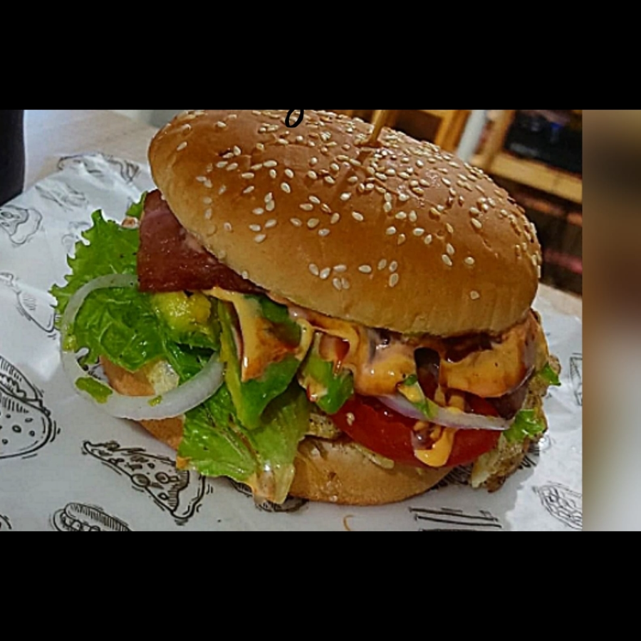 Combo Hamburguesa Clásica de Res + Bebida