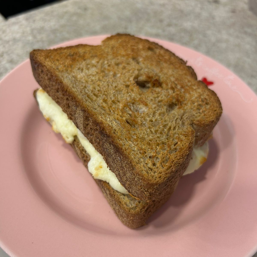 (Queijo, presunto, manteiga e requeijão)