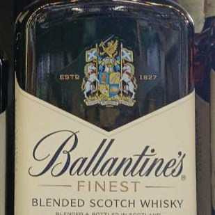WHISKY BALLANTINES 150ML, 1 GELO DUCOCO E RED BUL TRADICIONAL