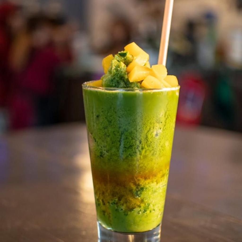 Frappé Matcha con Fruta (16 Oz)