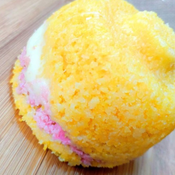 massa de cuscuz e um delicioso recheio de presunto e queijo