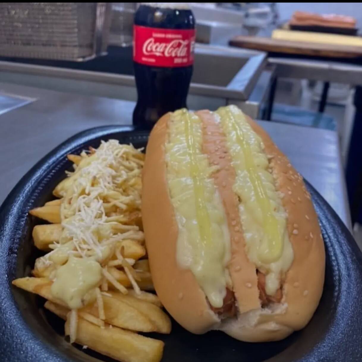 Combo Perro Gemelo + Papas + Gaseosa