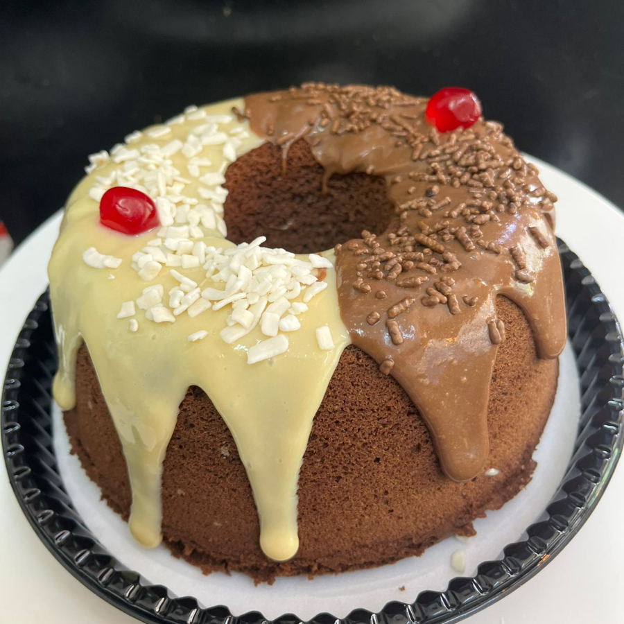 bolo de Chocolate com branco
