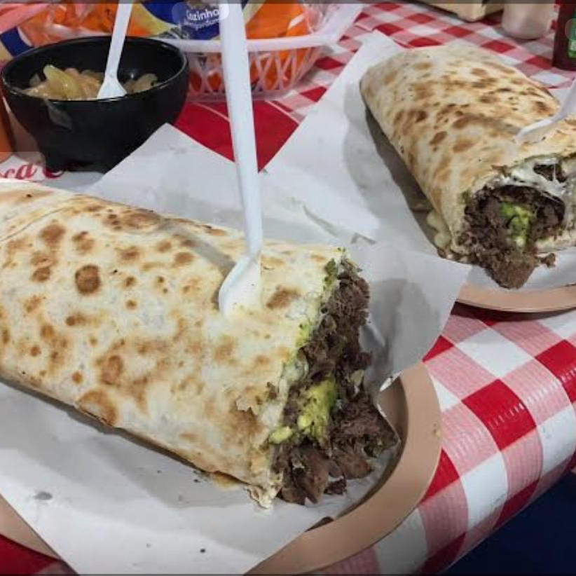 Burrito Gigante de Chorizó con Queso