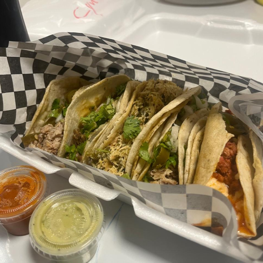 COMBO TACOS Y BEBIDA