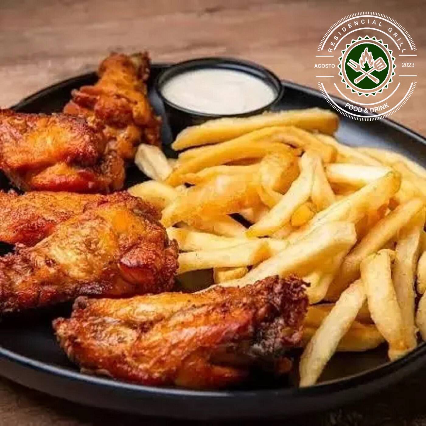 Alitas con Papas