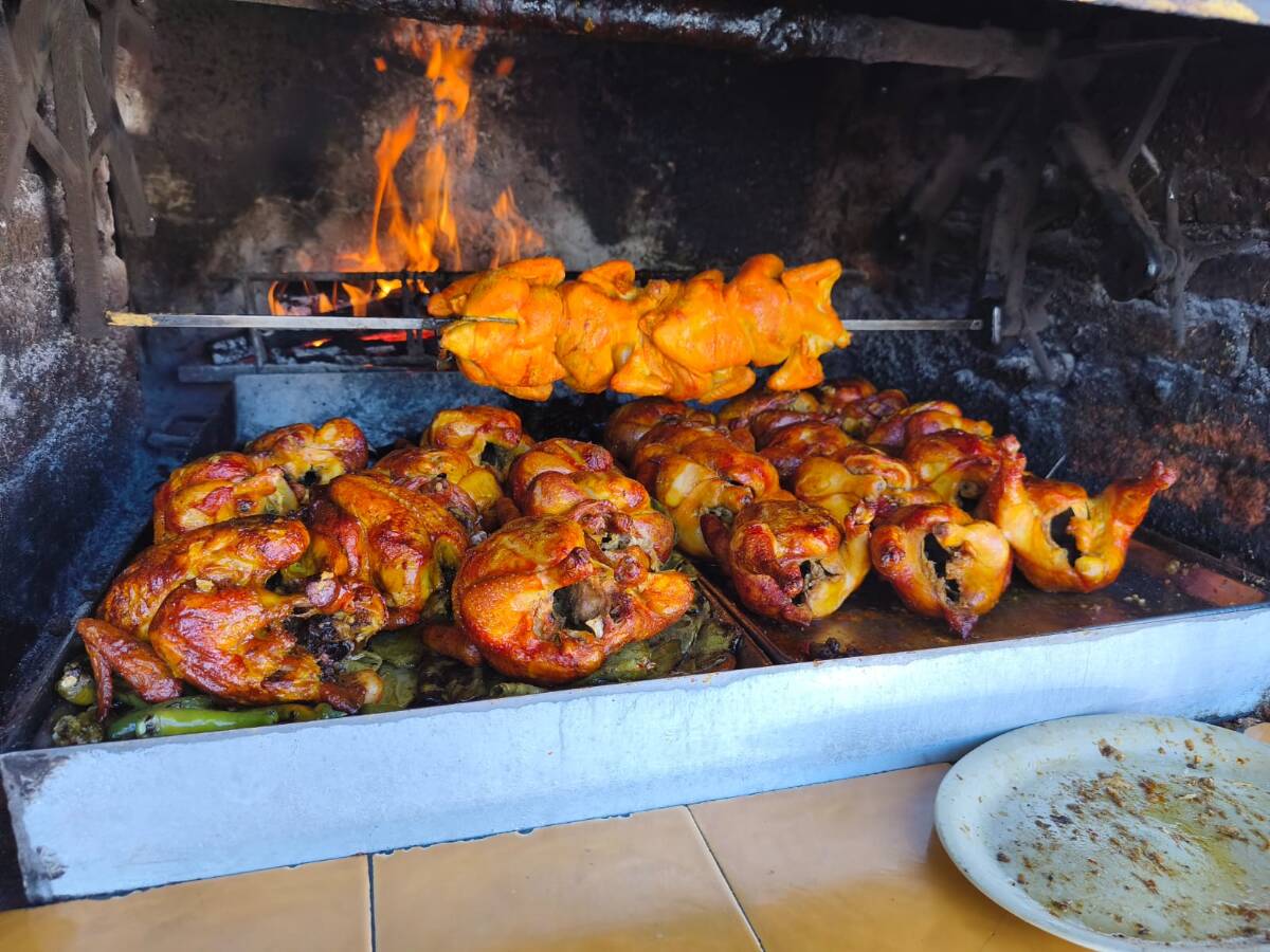 Los Pollos De Villa