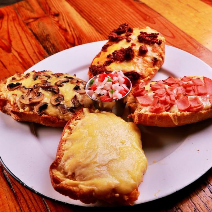 Molletes con Nata
