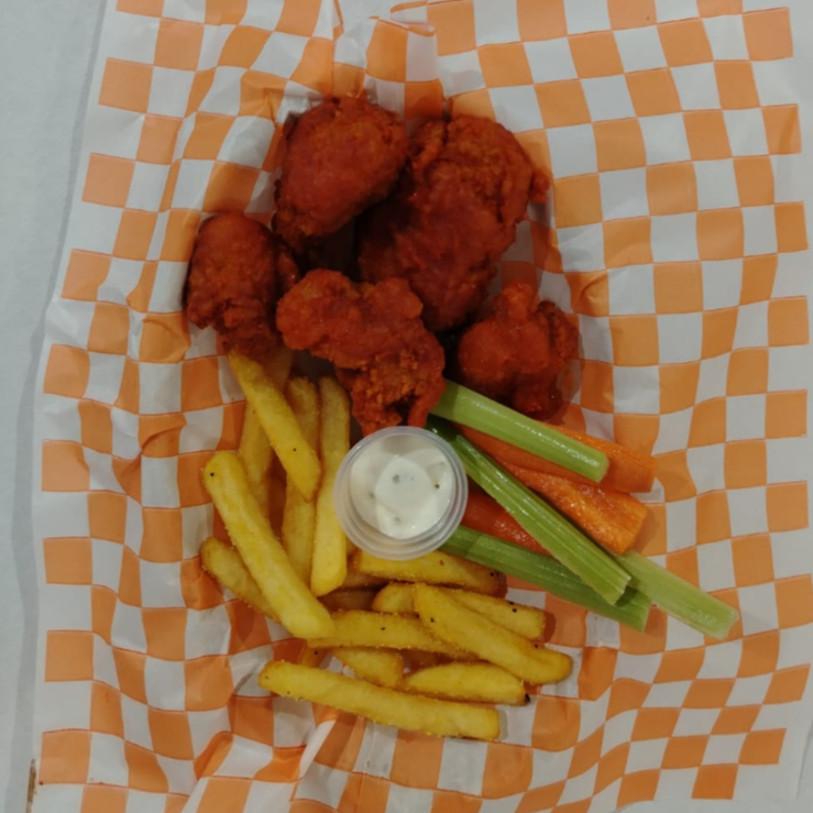 ORDEN DE BONELESS CON PAPAS A LA FRANCESA