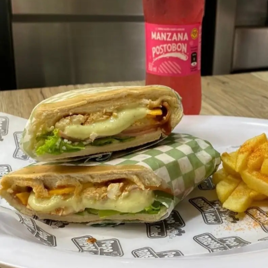 Combo Sandwich Pollo Jamón + Papas Francesa