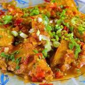 Peixe Fatiado, Camarão, Legumes Selecionados e Temperado ao Molho De Tomate