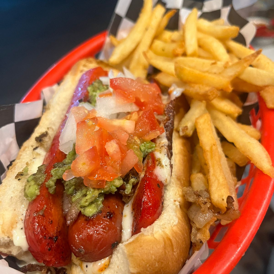 Hot Dog Embarazado con Papas