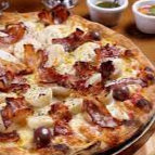 Mussarela, palmito, calabresa, bacon e cebola.