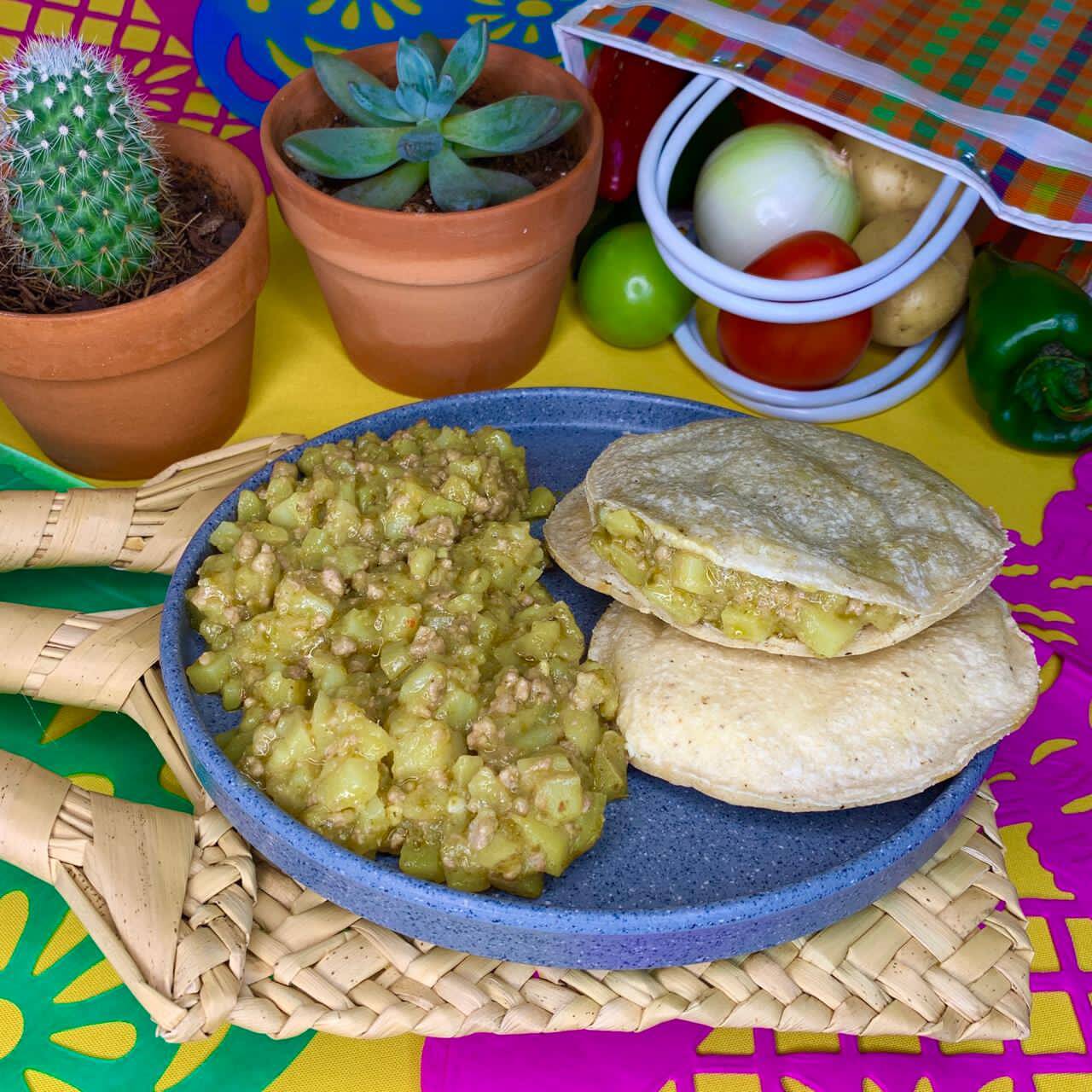 Gordita De Maíz Picadillo Verde