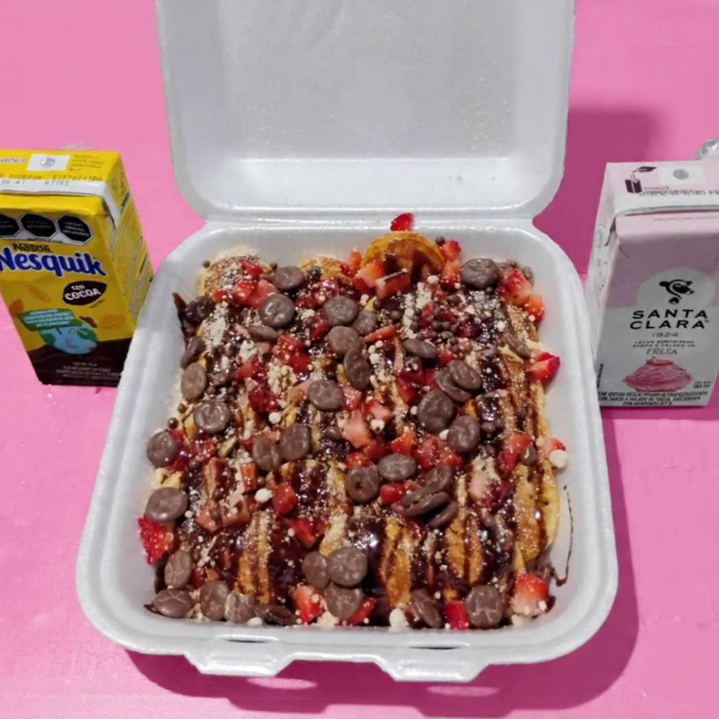 Combo 25 Mini Hot Cakes+ 2 Lechitas