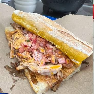 Torta Surtida Cochinita ENTERRADA