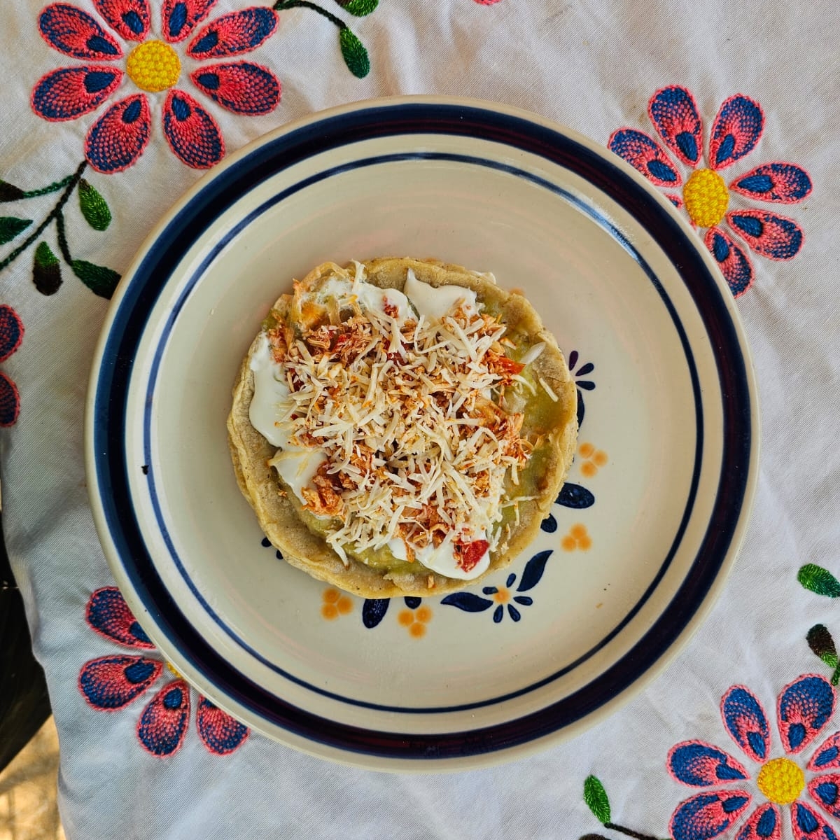 Sope Con Papas Con Chorizo