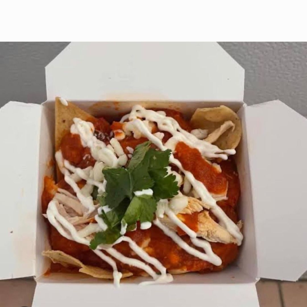 Chilaquiles Rojos con Huevo (2)