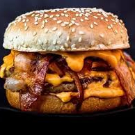 Pão, 2 carnes, cheddar fatiado, cebola ao molho shoyu e bacon