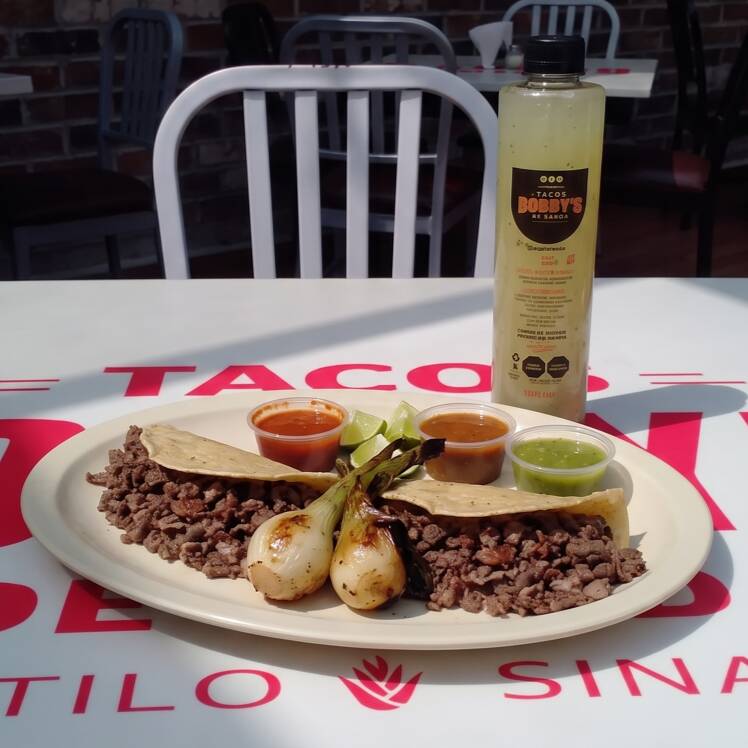 Combo 2 Tacos + Agua de Sabor