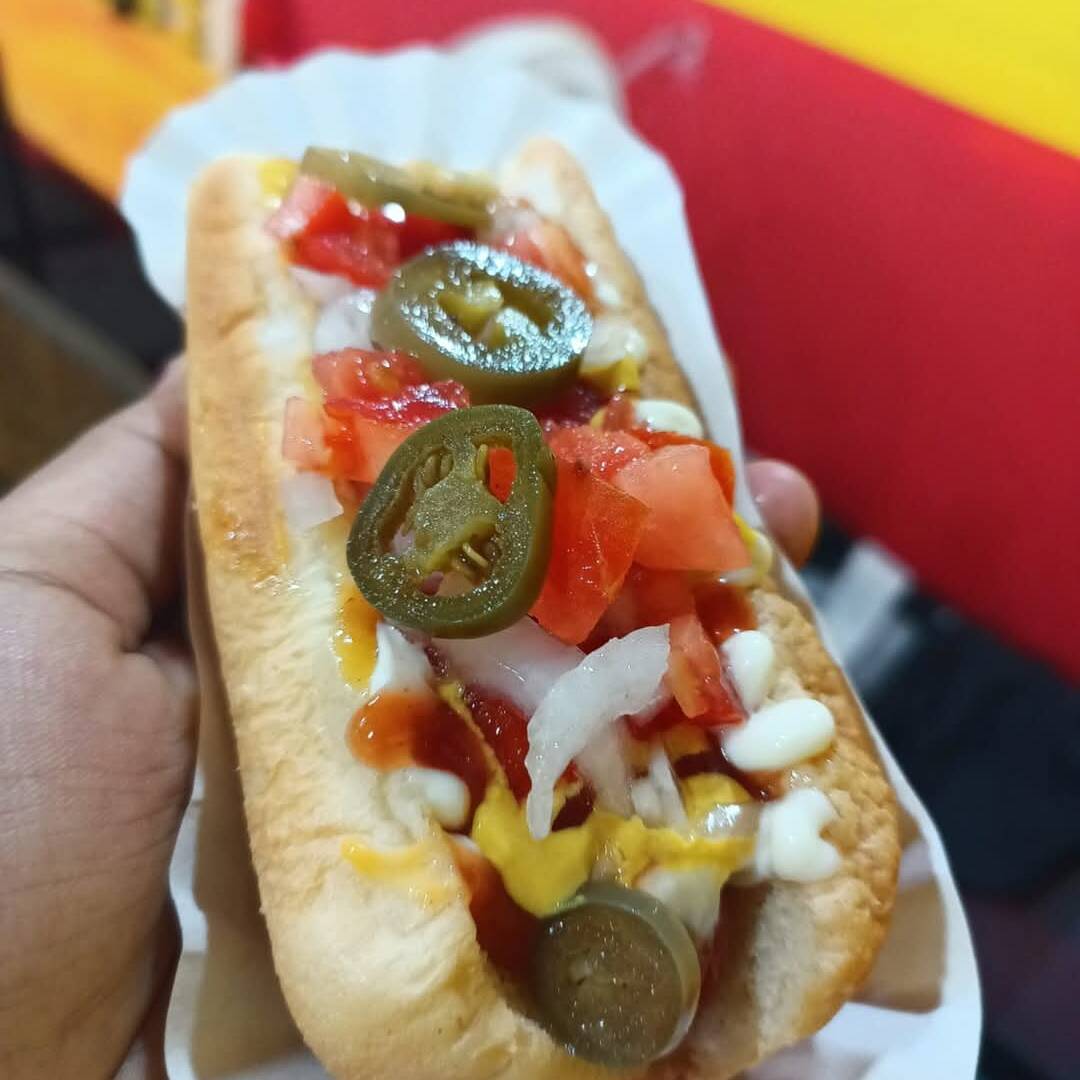 CON QUESO DERRETIDO Y TOCINO