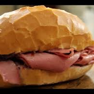 Pão francês com mortadela defumada ouro perdigão