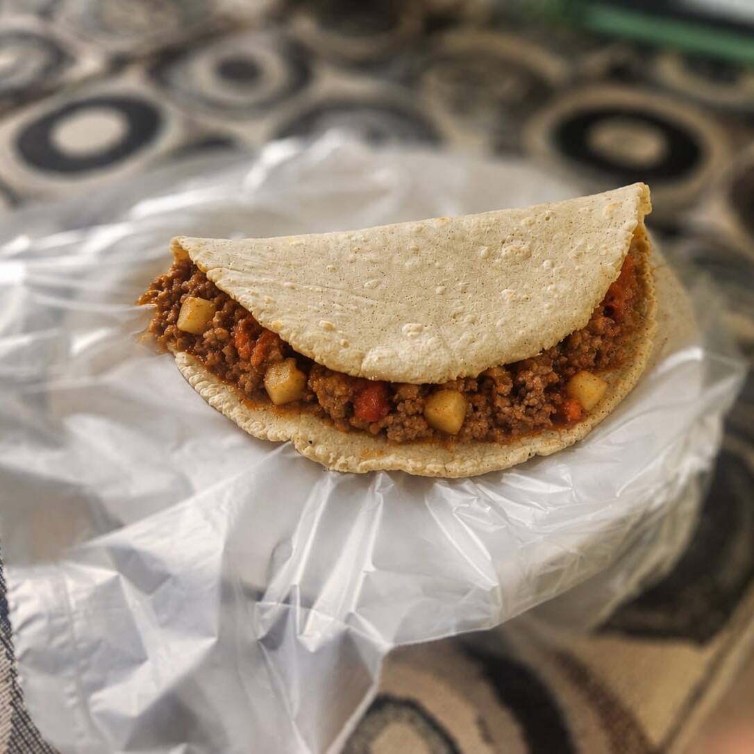 Taco de Comal de Picadillo