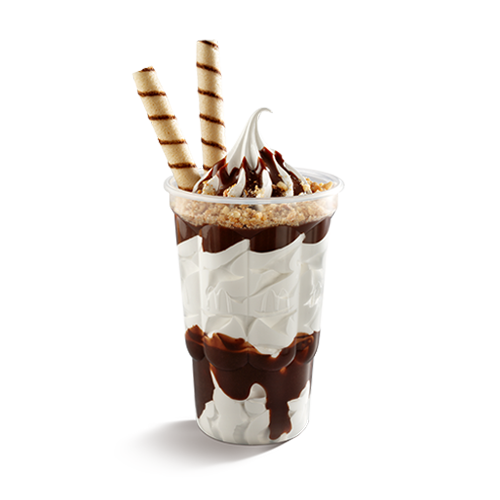 Bebida láctea sabor baunilha com uma super camada de cobertura sabor chocolate e ainda por cima com farofa de paçoca. O canudo completa a tentação