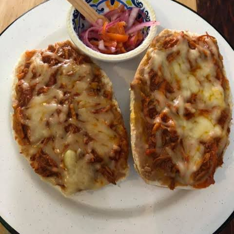 Molletes De Cochinita