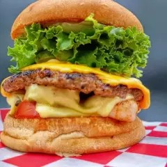 HAMBURGUESA MAR Y TIERRA