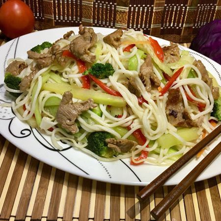 Chow mein - carne de res