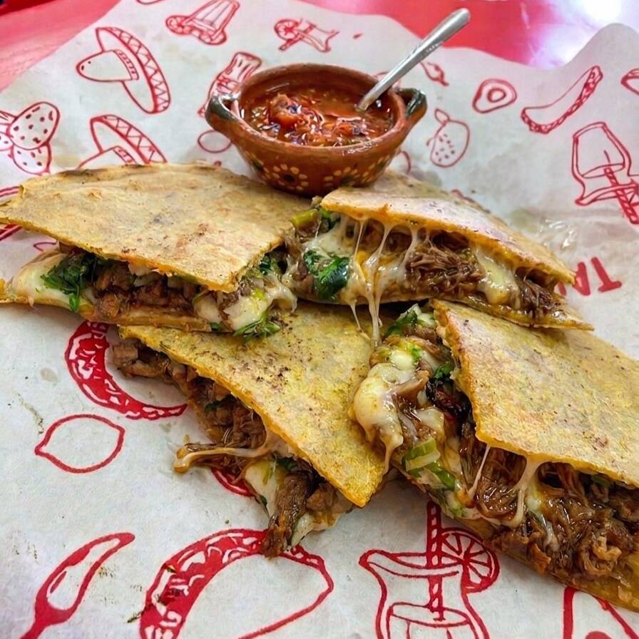 Quesadilla Maíz (Birria)