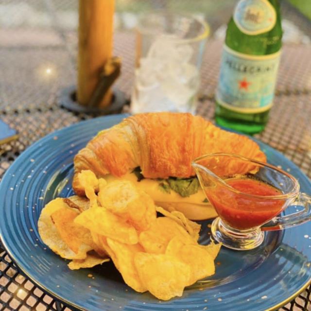 CROISSANT DE JAMON Y QUESO