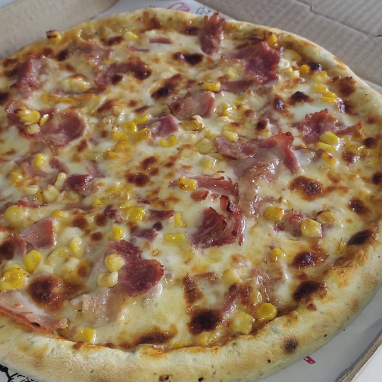 Pizza Tocineta y Maiz